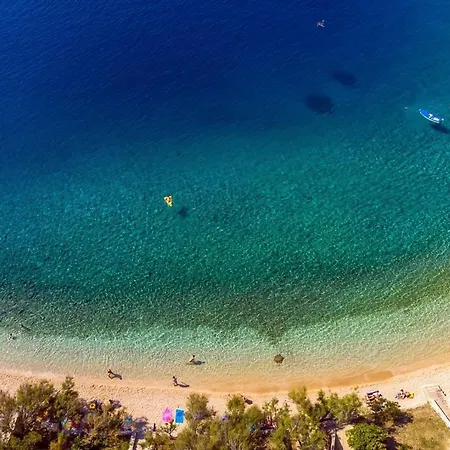 New! Mir With Private Pool, 3 Bedrooms, 7km From Sandy Villa