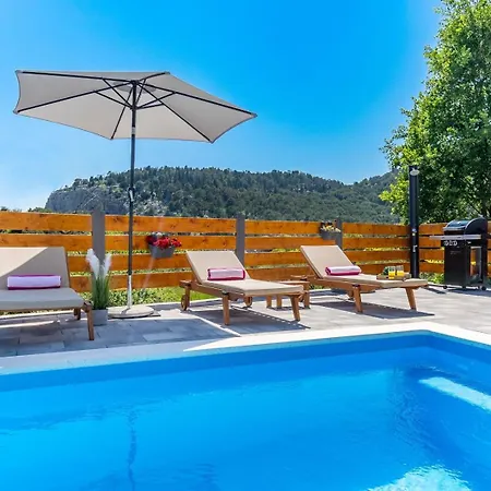 New! Mir With Private Pool, 3 Bedrooms, 7km From Sandy Villa Gata